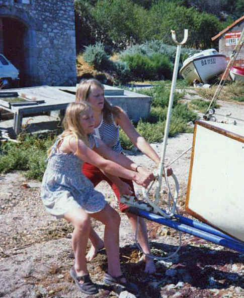 Polly & Tess Haul in the Bosun